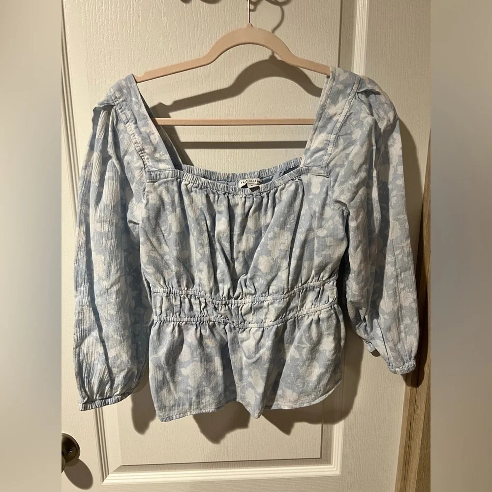 Free Assembly sz Medium peasant top